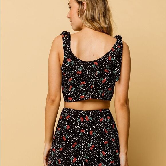 Amuse Society Black Cherry Crop Tank Top Large NWT - Picture 2 of 8